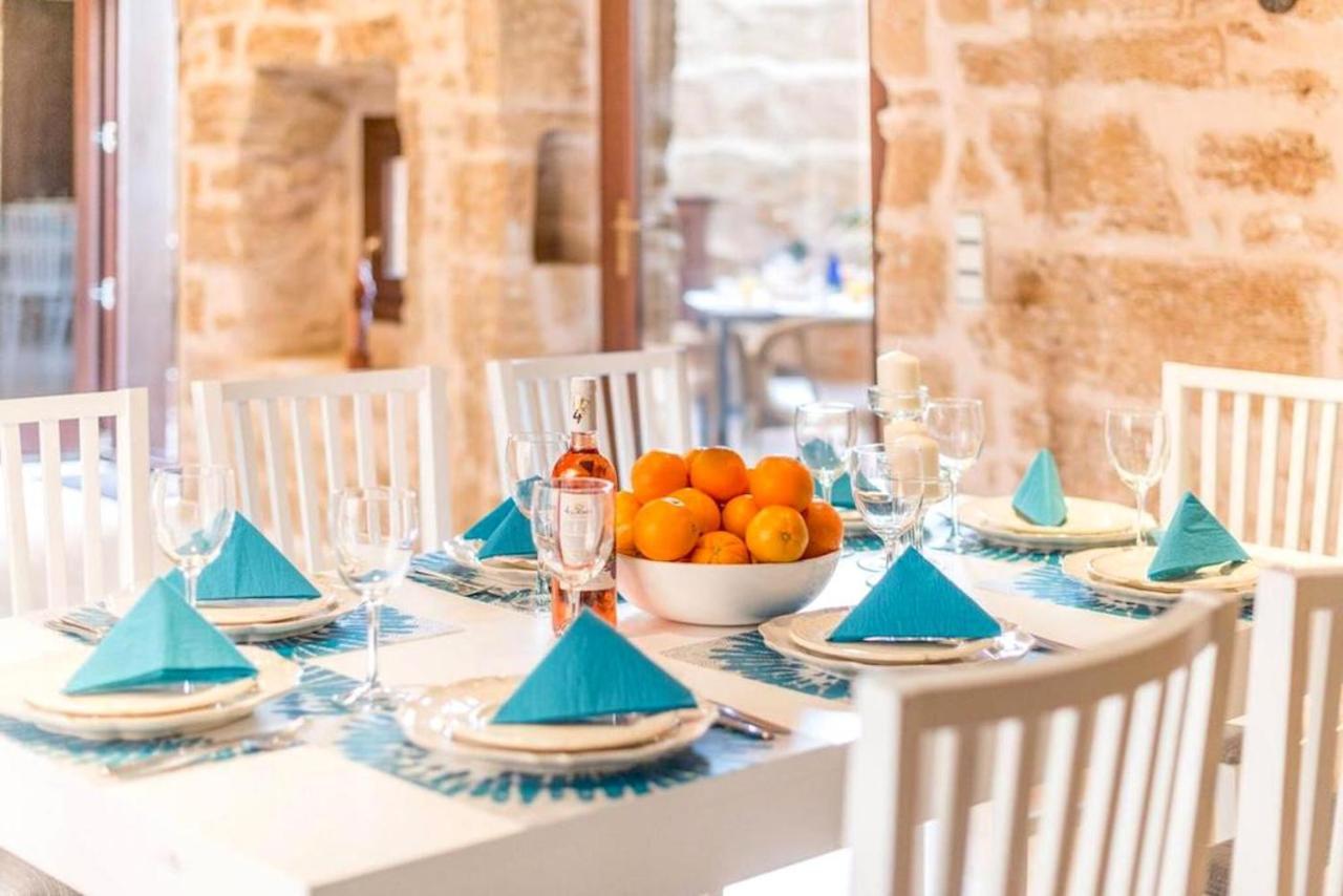 Casa Sa Pedra, En El Centro Historico De Alcudia Villa Bagian luar foto