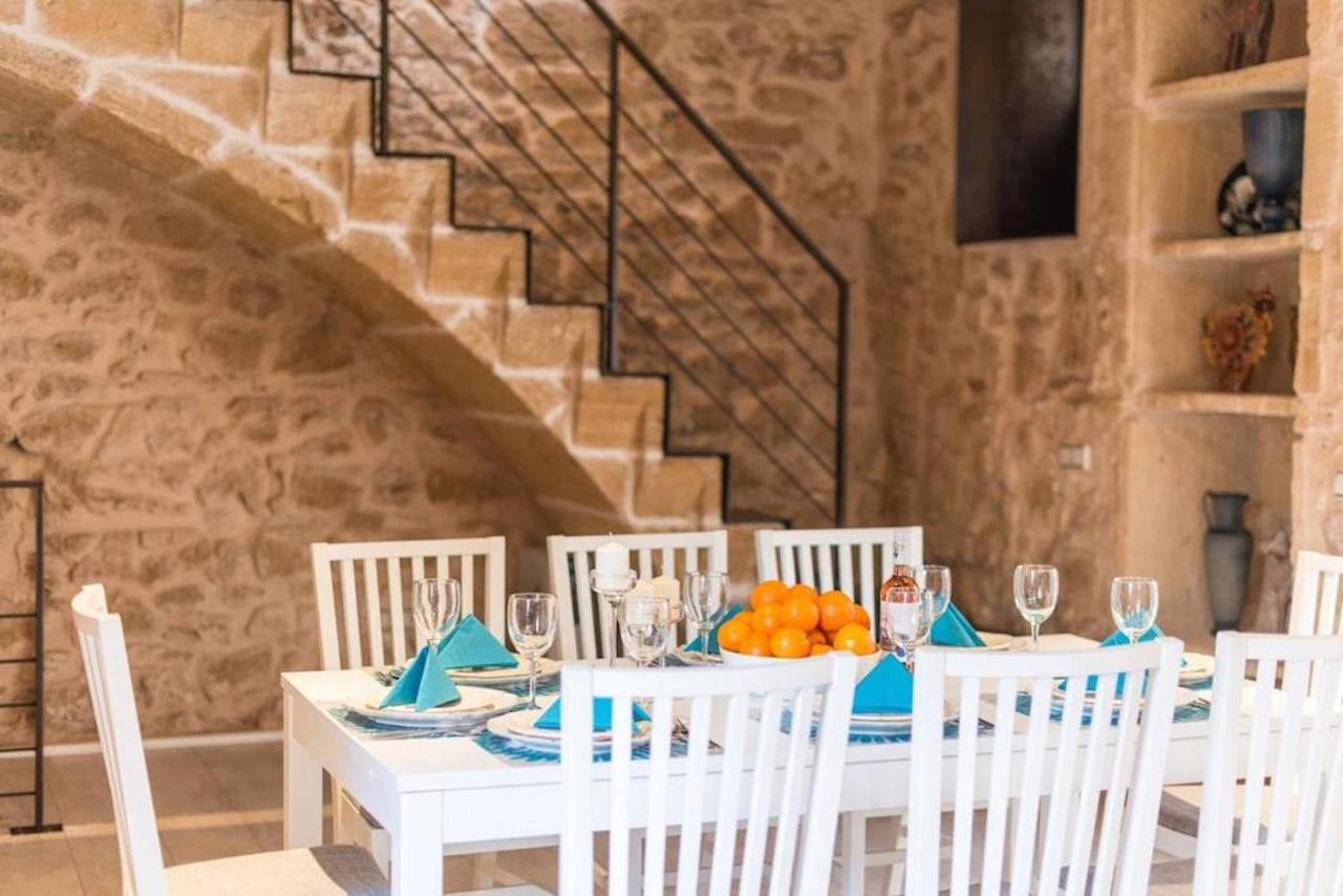 Casa Sa Pedra, En El Centro Historico De Alcudia Villa Bagian luar foto